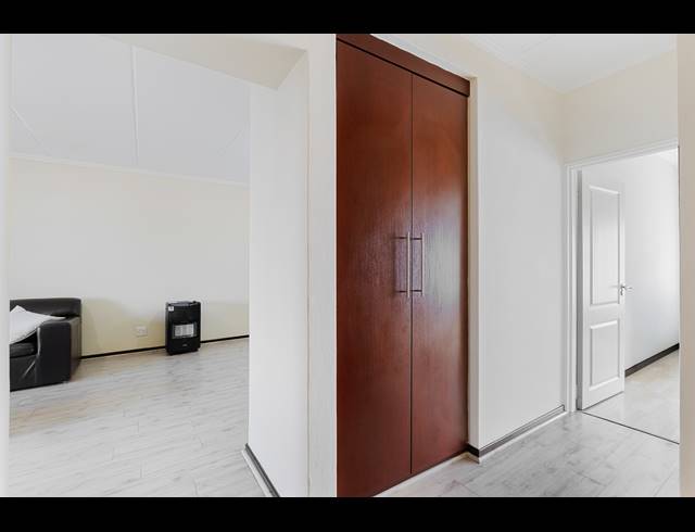 2 BEDROOM APARTMENT FOR SALE IN SUNNINGHILL